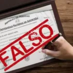 Fiscalía detecta 525 registros irregulares y apunta a una red que alcanza a más de 20 carreras